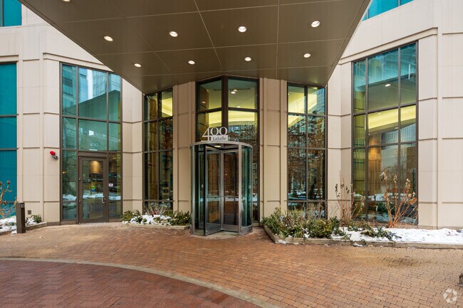 Entrance - 400 N LaSalle St