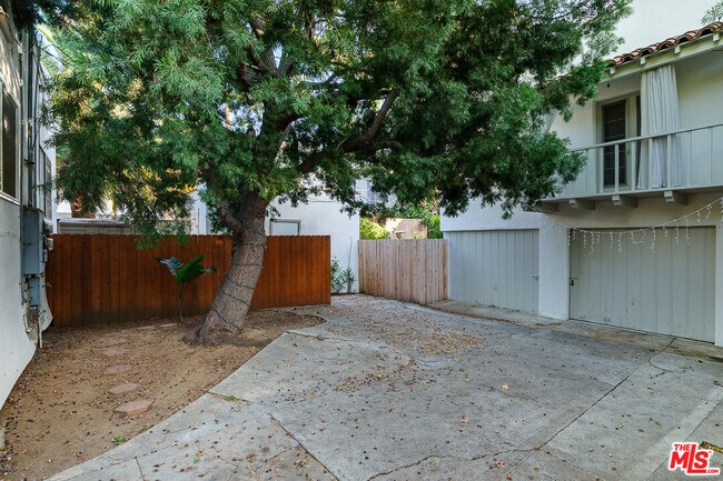 Building Photo - 4316 Kingswell Ave