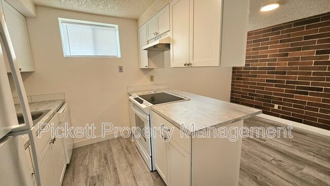 Building Photo - 1615 Trenton Ave
