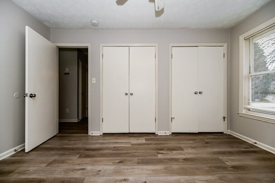 Building Photo - 6183 Fieldcrest Dr