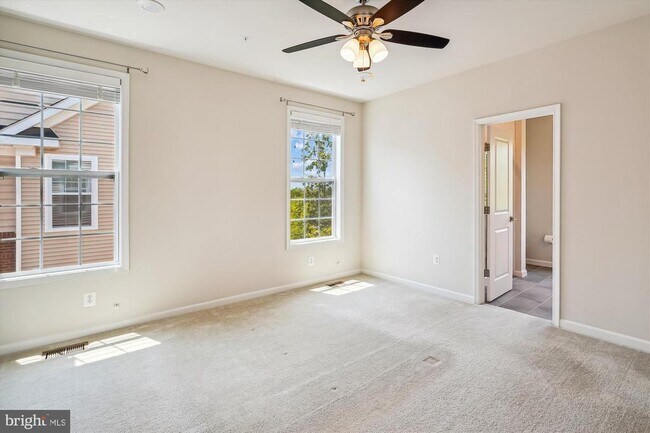 Building Photo - 23265 Milltown Knoll Square