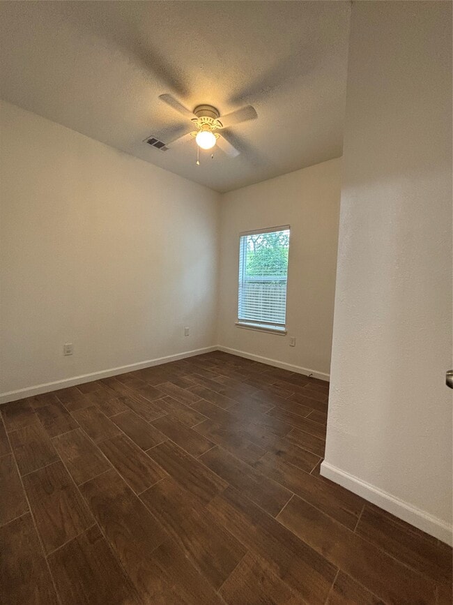 Building Photo - 9834 Pelsey St