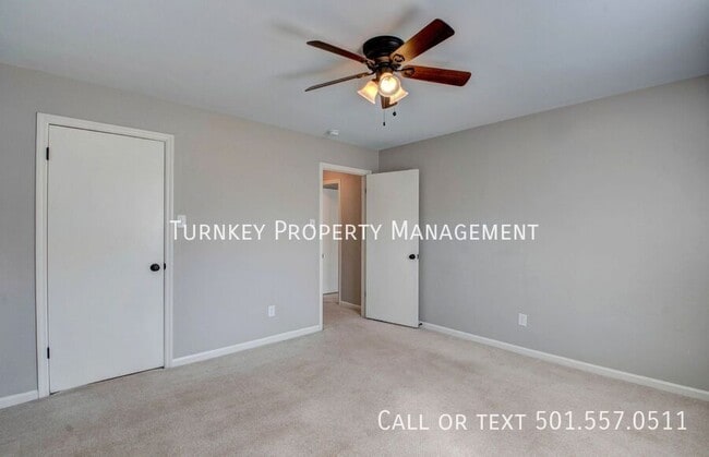 Building Photo - 2 Forest Maple Ct