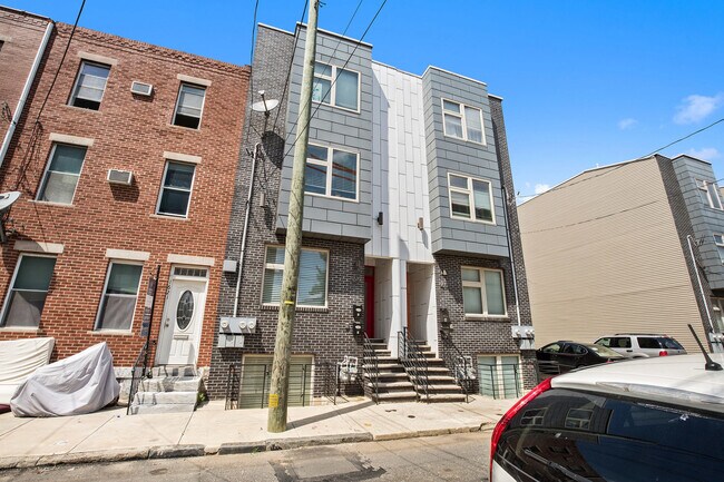 Building Photo - 1619 Ogden St