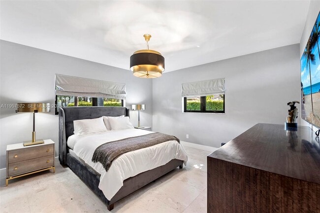 Building Photo - 540 Reinante Ave