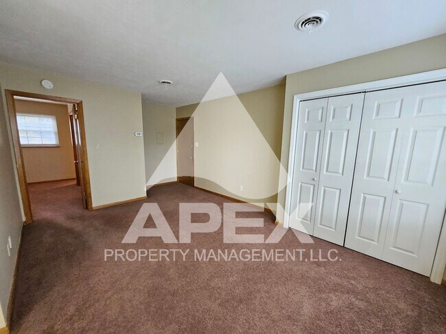 Building Photo - MOVE-IN SPECIAL, $1 RENT!! - Spacious Top Floor 1 Bd - 1Ba Apartment in Fountain City!