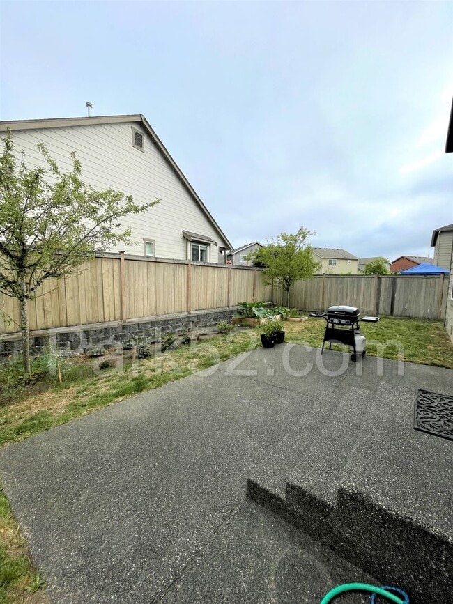 Building Photo - 3 Bedroom Plus Office Space Single Family Home in Lacey
