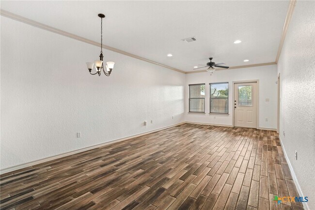 Building Photo - 1009 Tripp Ln