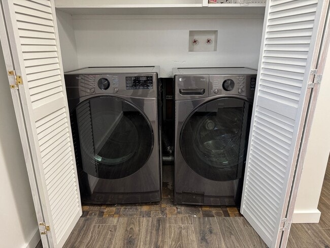 Building Photo - Ramesh House | Spacious 3x2 Available Now! | Rare Green Lake Home w/ Garage, Storage and Private ...