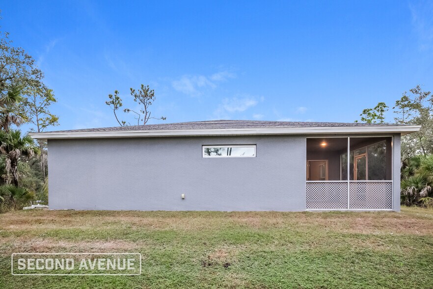 Building Photo - 14103 Hughes Ave