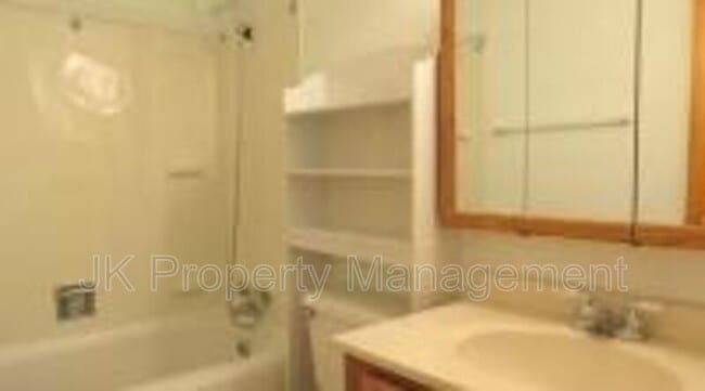 Building Photo - 1322 1st Ave NW