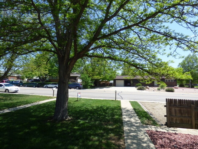 Building Photo - 2 Bed/1 Bath Duplex in Longmont