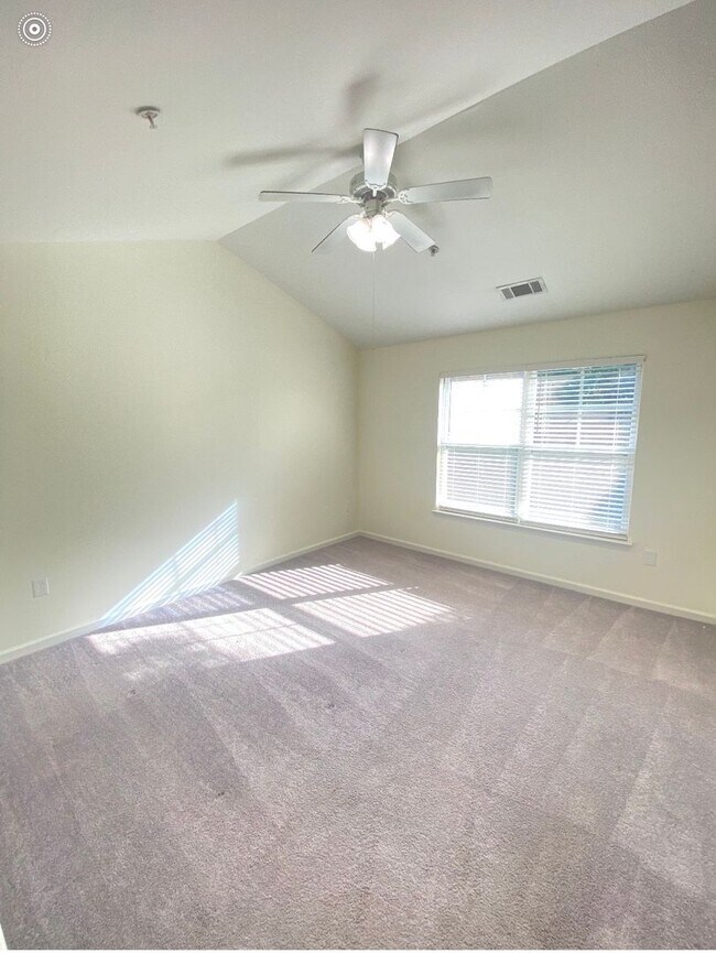 Building Photo - 1035 S Barnett Shoals Rd
