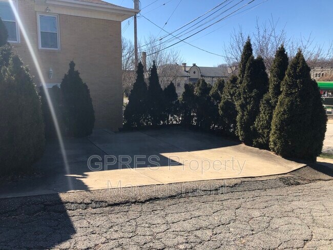 Building Photo - 357 Washington Ave