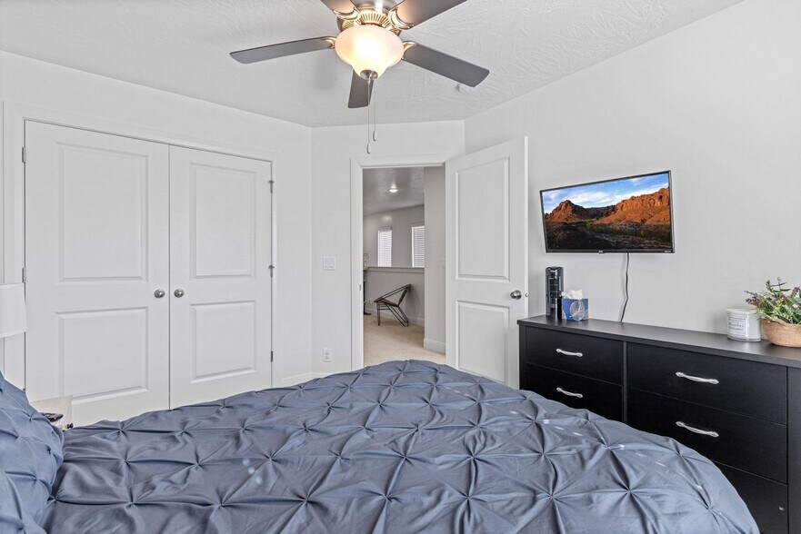 Building Photo - 350 W Old Hwy