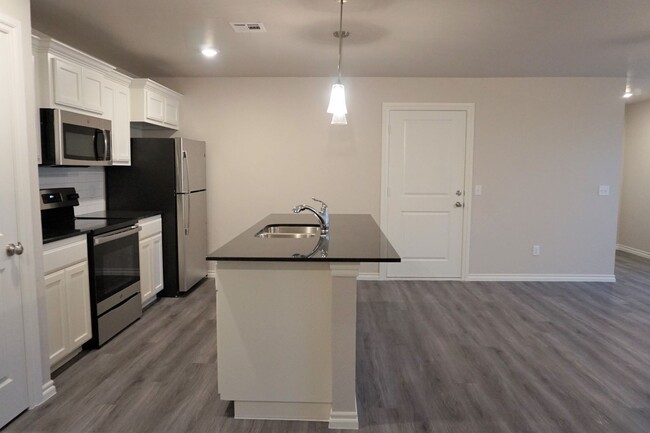 Building Photo - Chisholm Creek Duplex NW OKC
