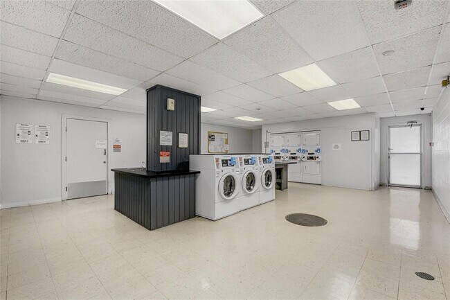 Building Photo - 1800 Lavaca St