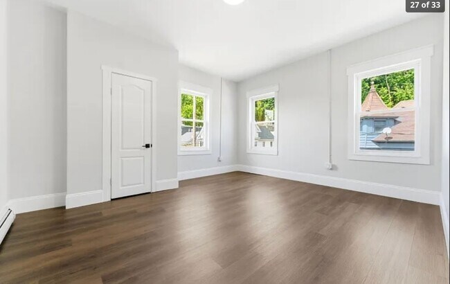 Building Photo - 60 Brainard St