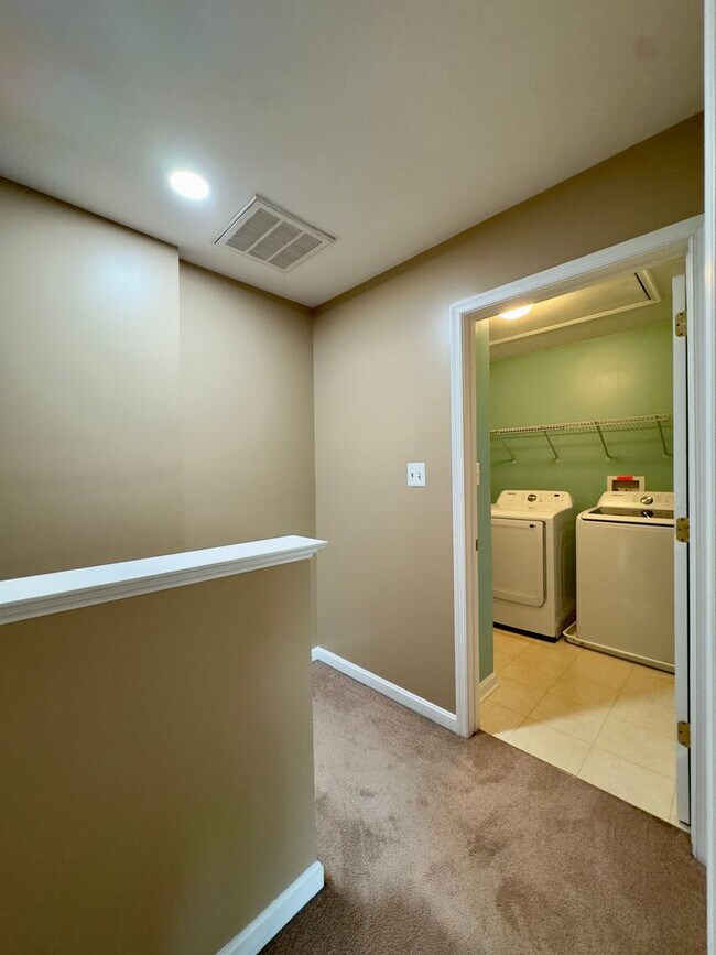 Building Photo - Charming 3BD/2BA/2 Half Bath Townhome with Garage in Havre de Grace, MD!