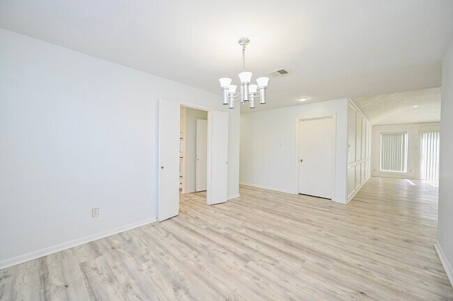 Building Photo - 7735 Quail Meadow Dr