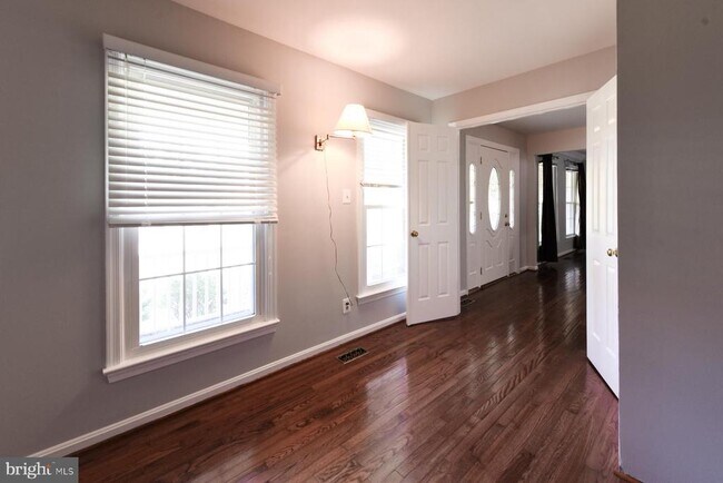 Building Photo - 1345 Carpers Farm Way