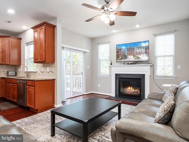 Building Photo - 7812 Sunhaven Way