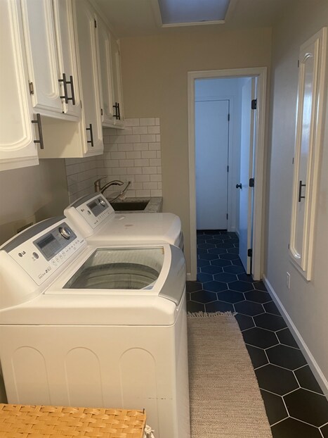 Building Photo - 3019 S Johnson St