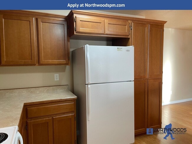 Building Photo - Very Nice 2 Bedroom 2 Bath Home Located in a 55+ Community in Central Point