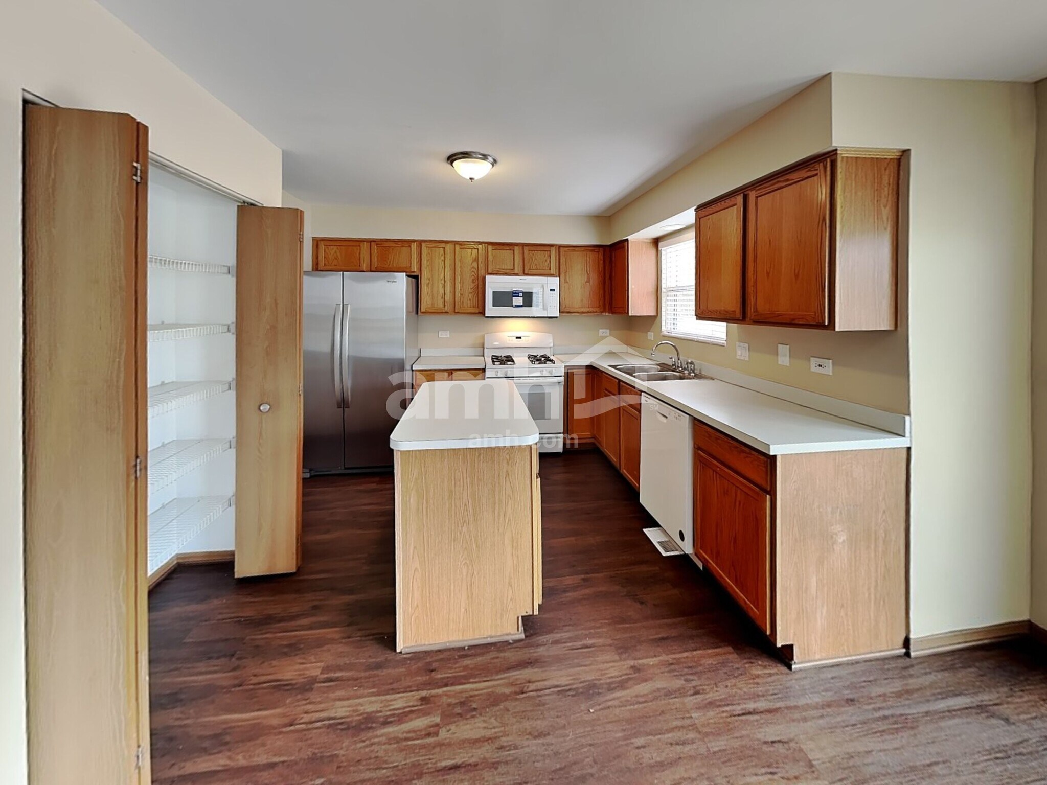 Building Photo - 434 Monarch Ln