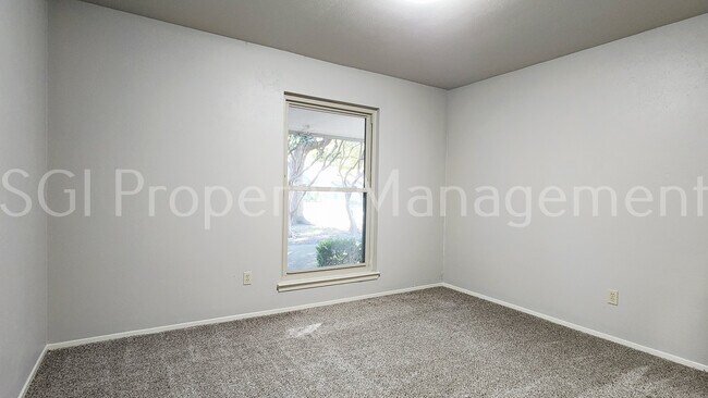 Building Photo - 13607 Flagstone Ln