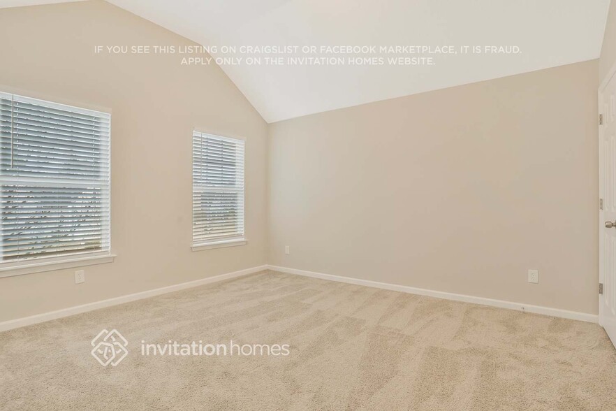 Building Photo - 2736 Live Oak Trail