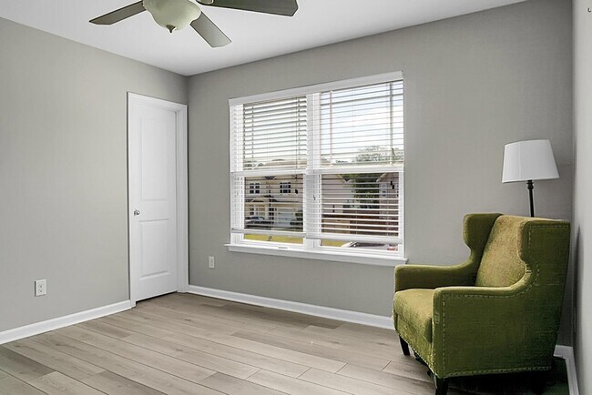 Building Photo - 243 Oglethorpe Cir