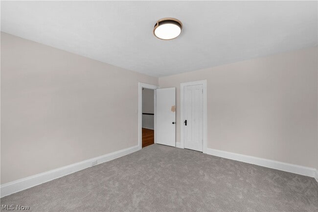 Building Photo - 867 East Blvd