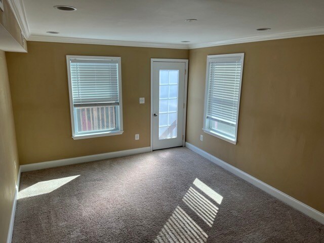 Bedroom with private deck - 217 S Regester St