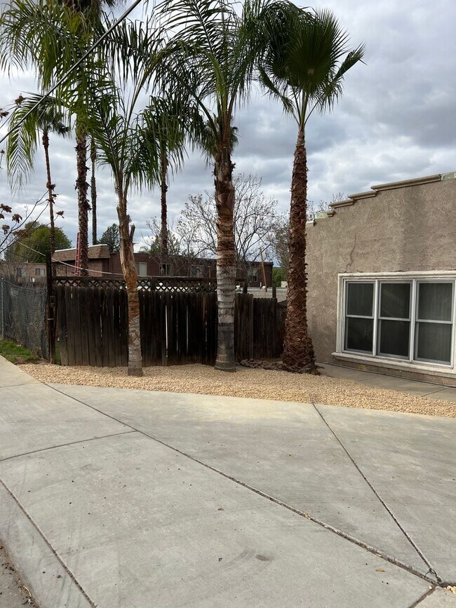 Building Photo - 12652 Julian Ave