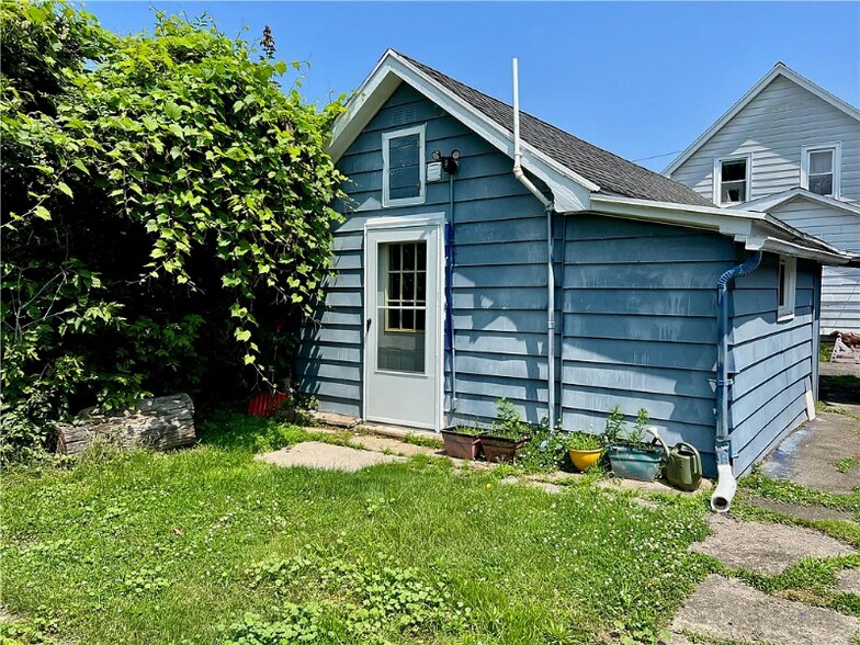 Building Photo - 51 Fleming St