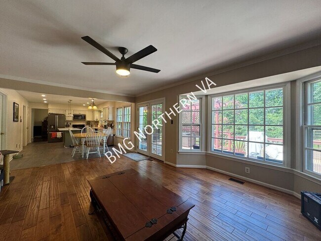 Building Photo - 10205 Daylily Ct