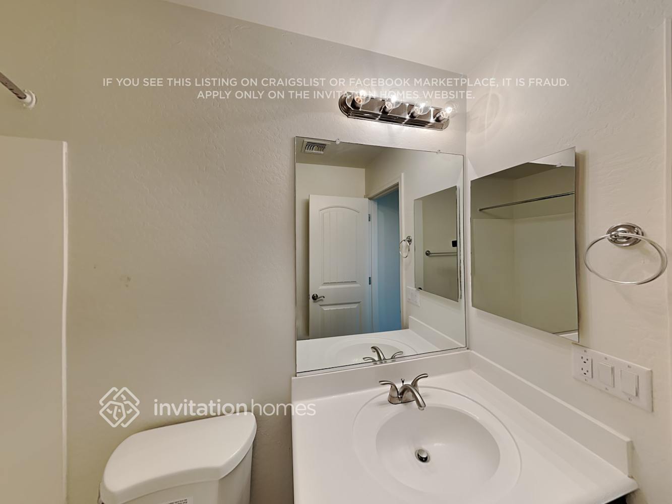 Building Photo - 1443 S Ponderosa Dr