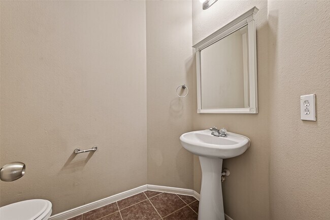 Building Photo - 26339 Richwood Oaks Dr