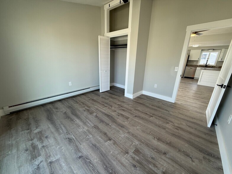 Building Photo - 158 Ashworth Ave