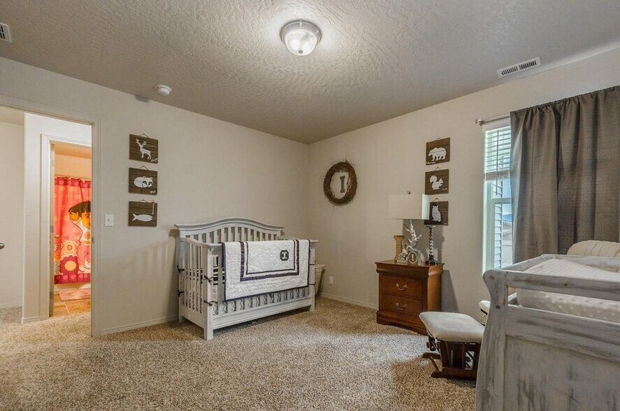 Building Photo - 4580 W Magrath Dr