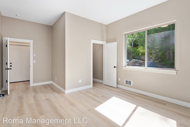Building Photo - 425 W Lake Samish Dr