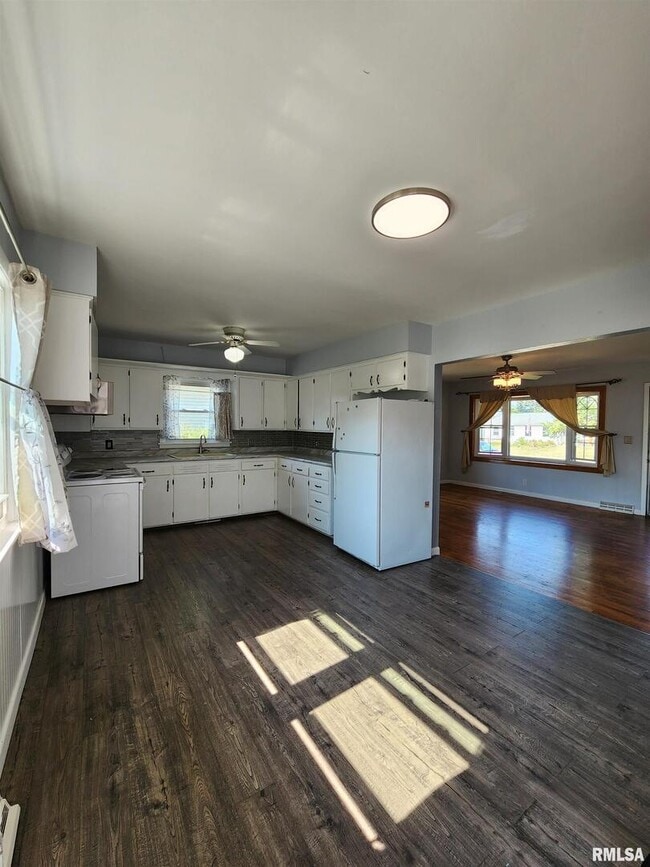 Building Photo - 3235 W 16th St