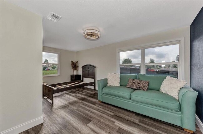 Building Photo - 304 San Carlos Ave