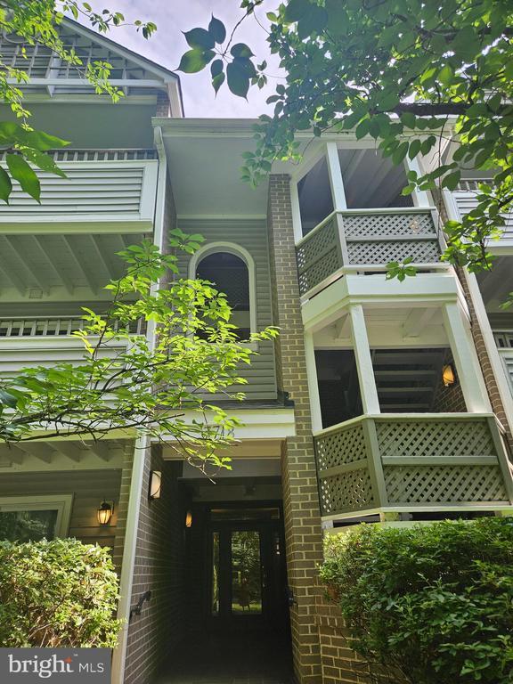 Building Photo - 7718 Lafayette Forest Dr