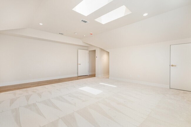 Building Photo - 4203 Normandy Ave