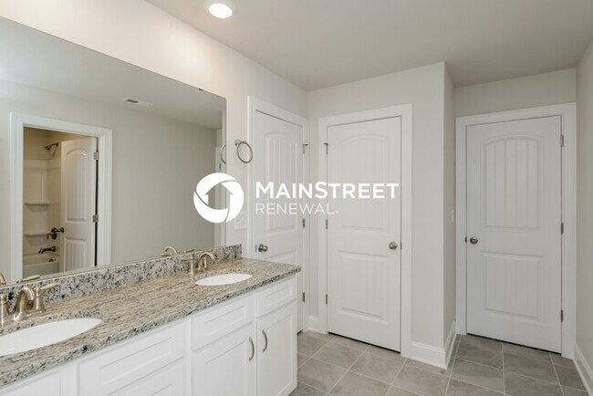 Building Photo - 4 Bedroom Pet-Friendly Home in Monroe, NC with Main Street Renewal
