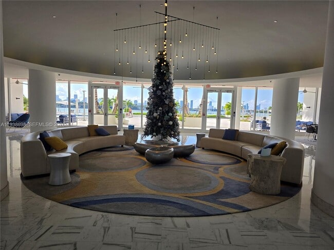 Building Photo - 1000 West Ave