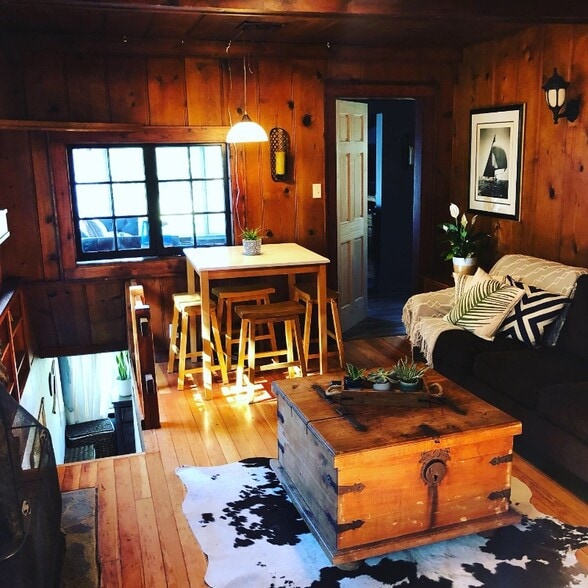 Building Photo - 1872 Seminole Dr