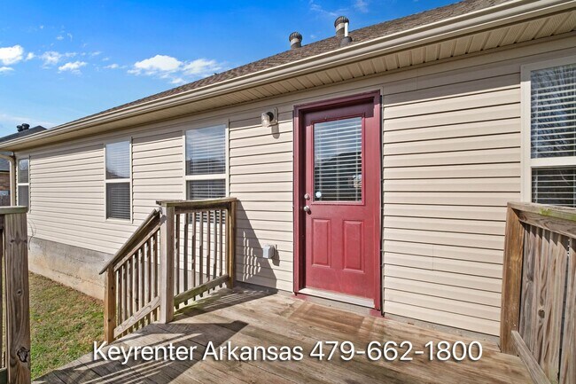 Building Photo - Move-In Ready 4 Bedroom with Gorgeous Natural Light & Spacious Yard in Centerton
